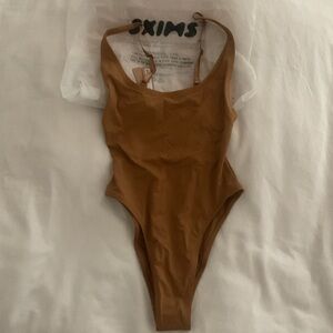 Skims one piece in ALMOND
